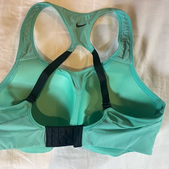 Nike Dri-Fit Sports Bra - Picture 3 of 6